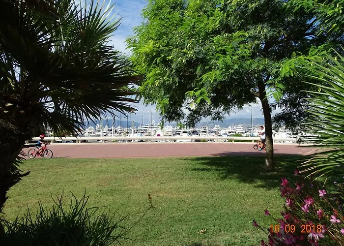 Palm Azur Канны